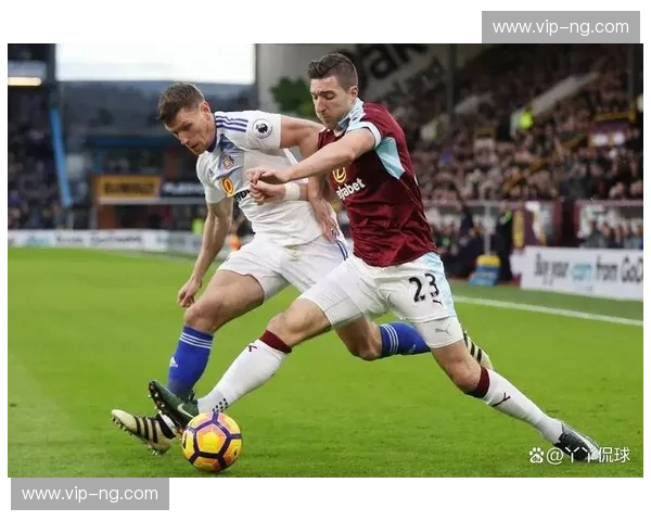 伯恩利28轮失56球防守垫底,帕克三中卫体系在英超强度下暴露结构性问题