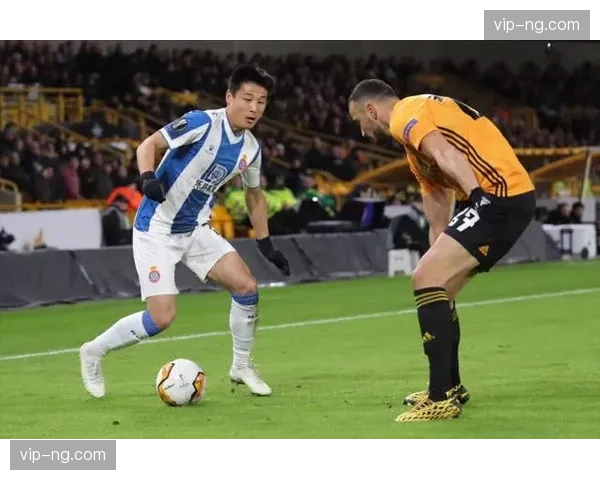 西海岸客场遭遇惨败 与强队差距全方位显现